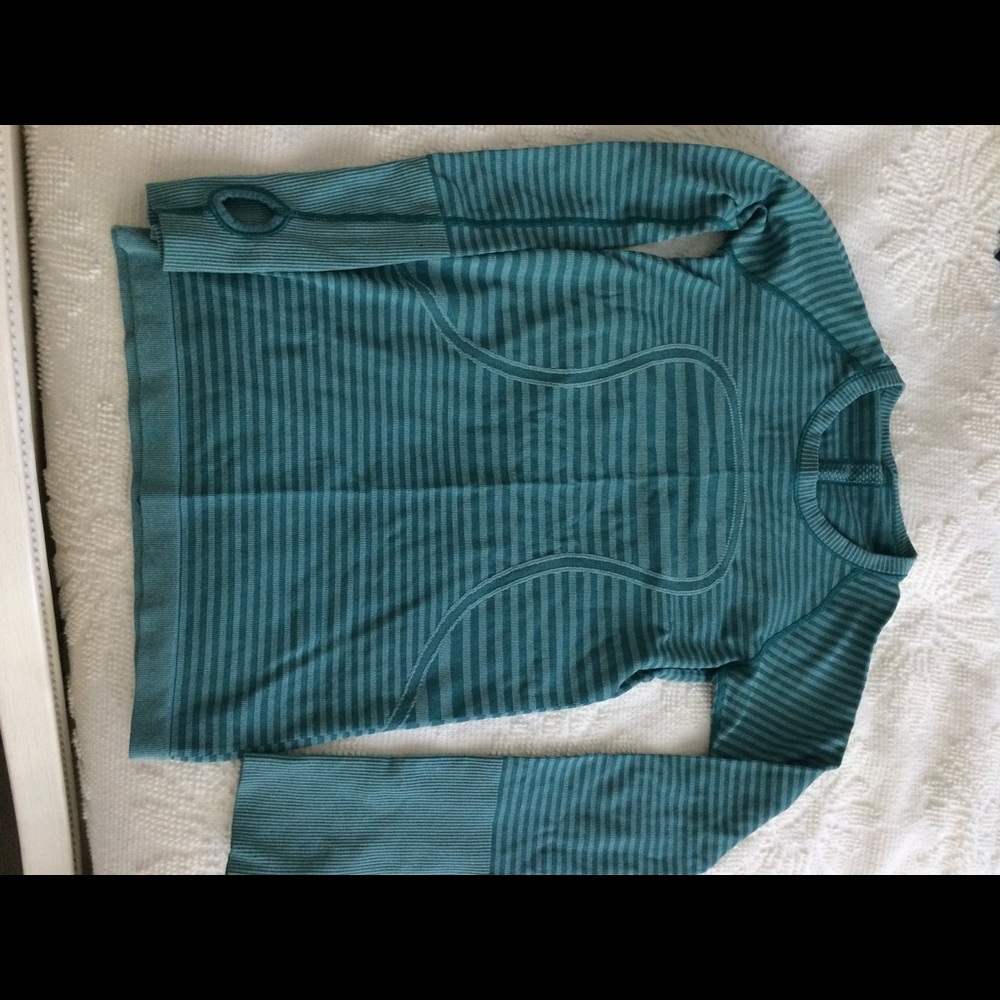 Lululemon long sleeve shirt